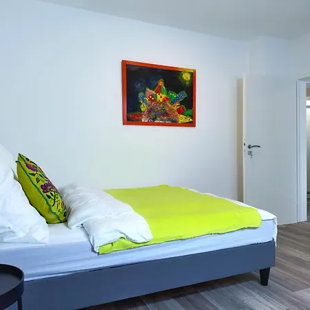 2-sz-dachgeschoss-apt - 4 Getrennte Schlafplaetze - Naehe Hbf & Messe Dus *